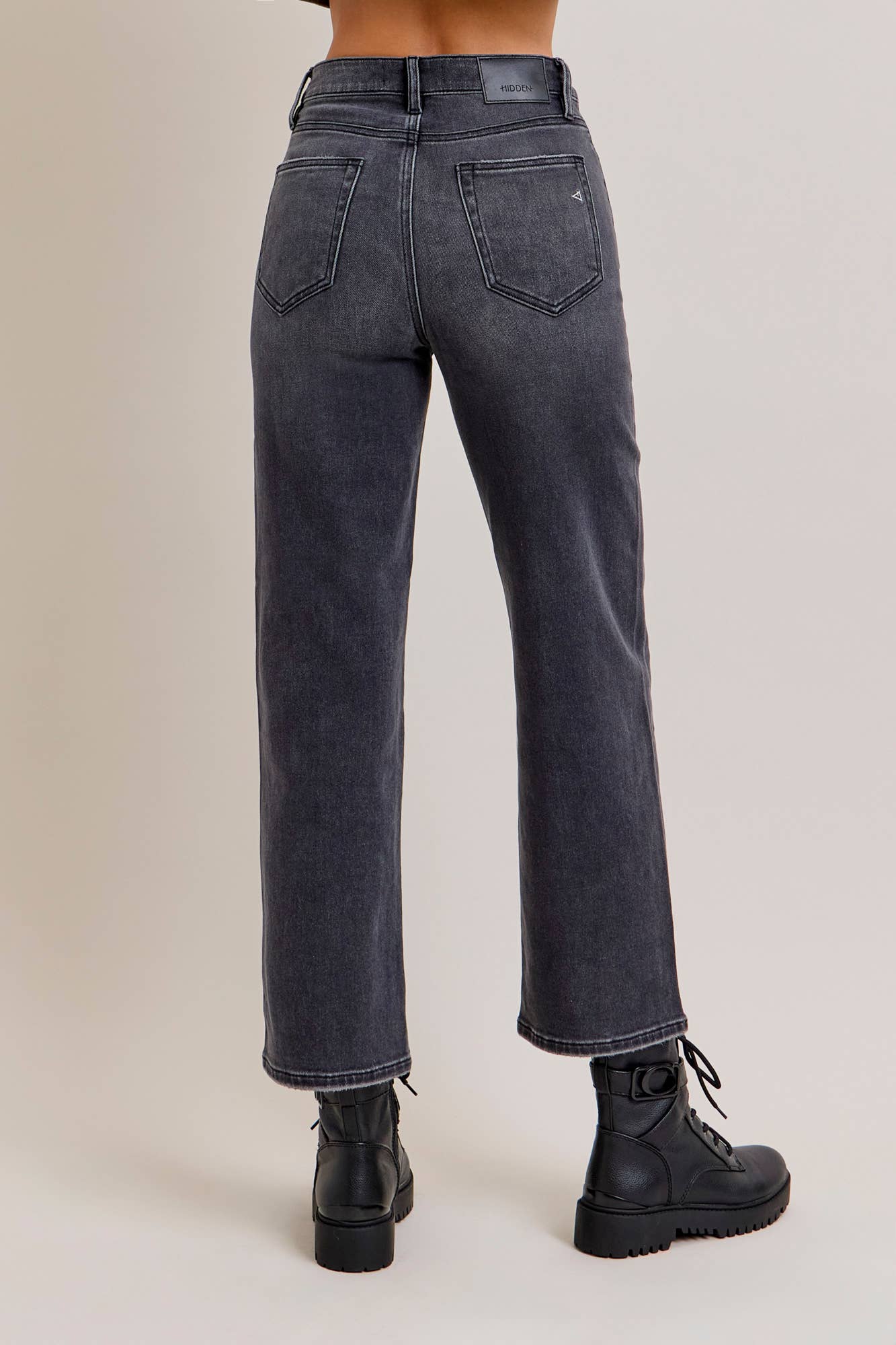 Charcoal Wash Clean Stretch 28" Inseam Wide Straight