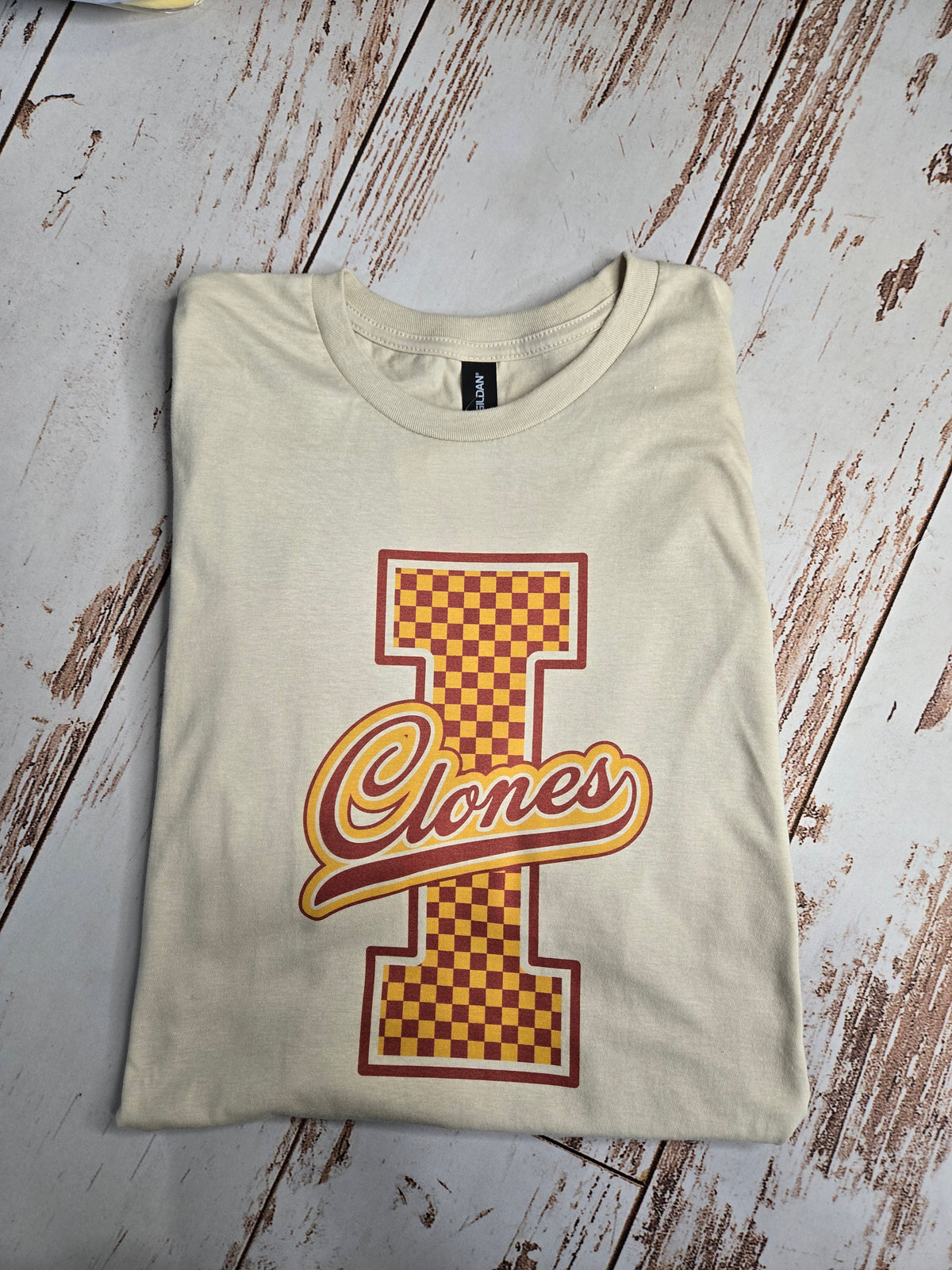 Gildan t-Shirt | Clones Checkered