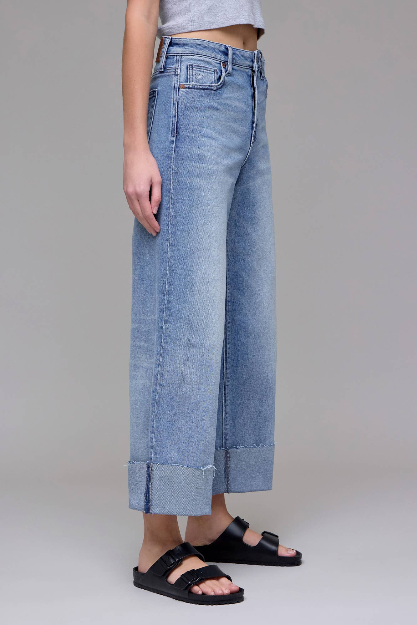 Medium Light Cuffed Crop Wide leg