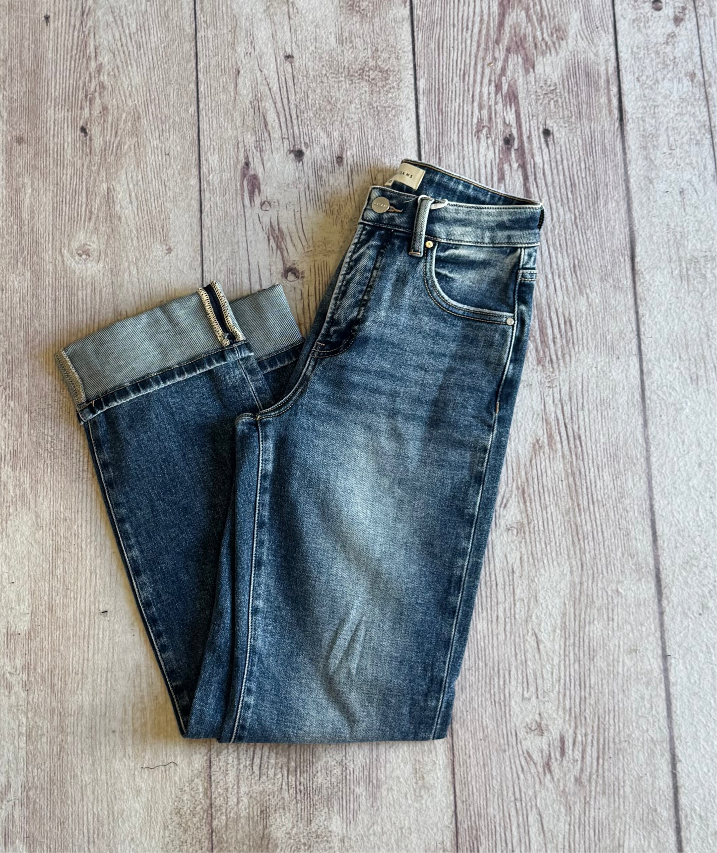 High Rise-Crop Straight Cuffed Jeans