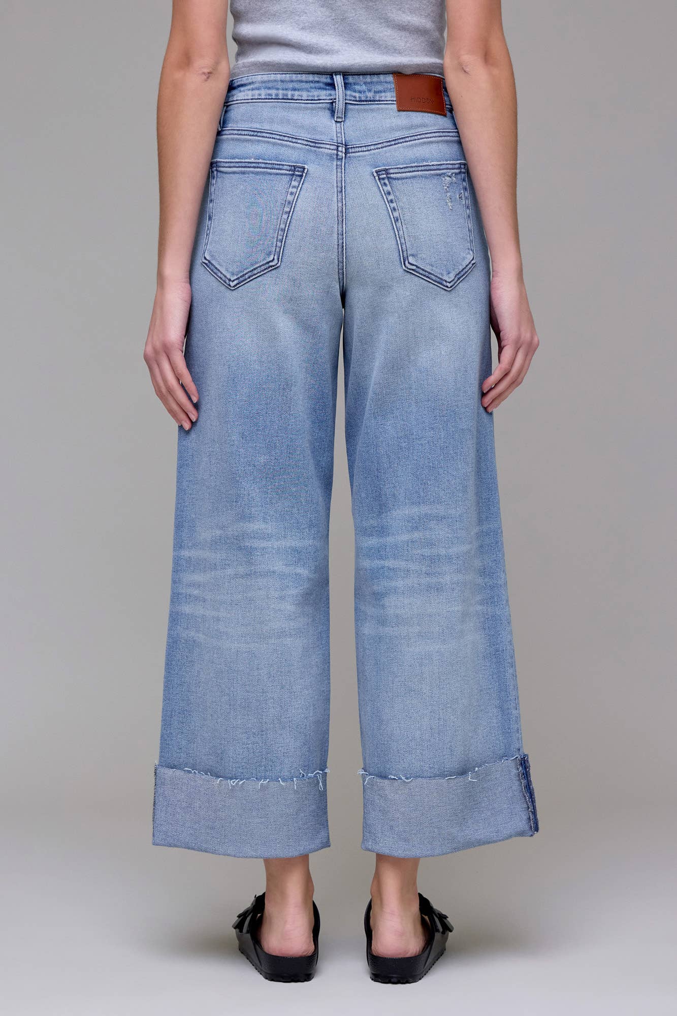 Medium Light Cuffed Crop Wide leg