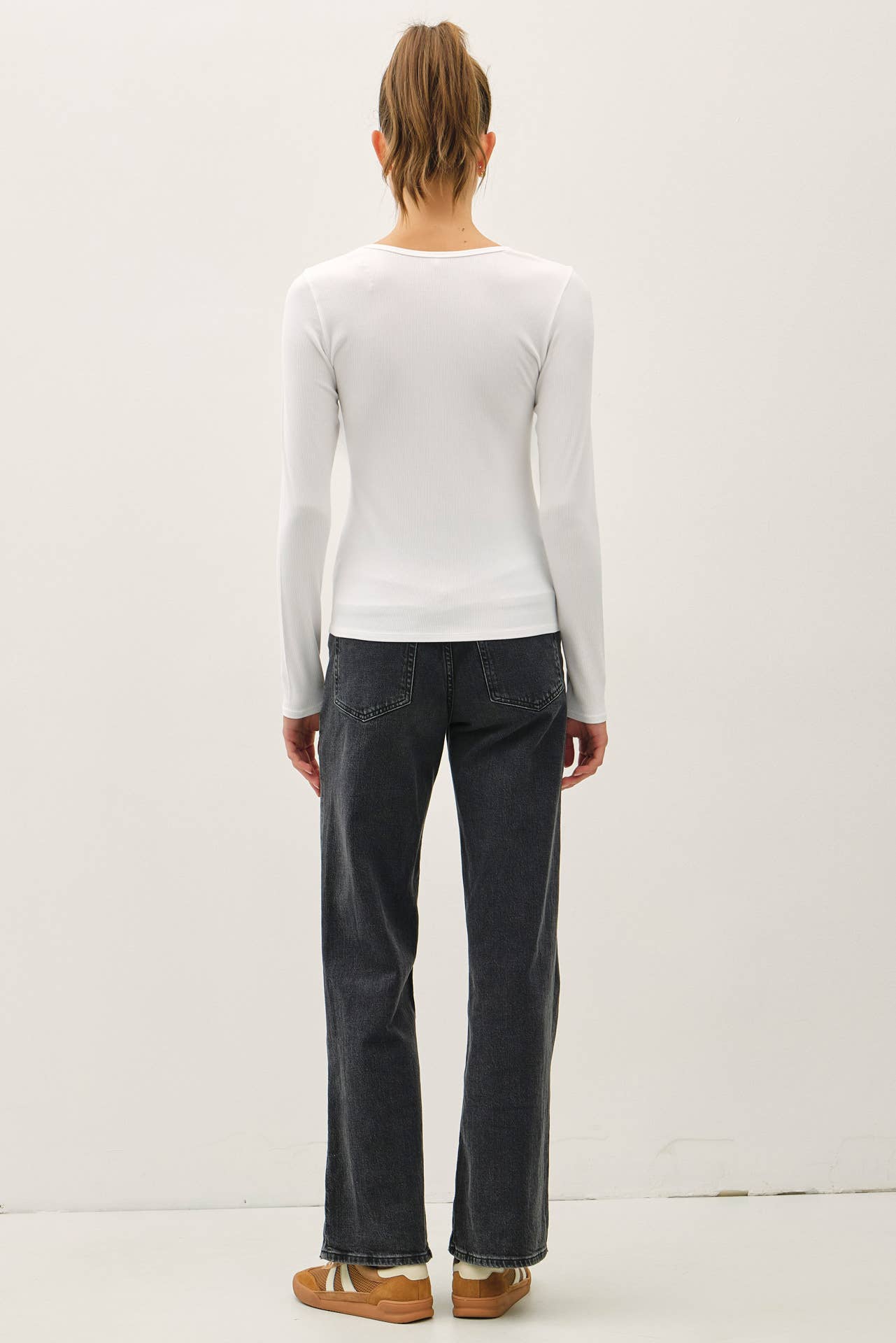 RIBBED NOTCHED NECK LONGSLEEVE BASIC TOP