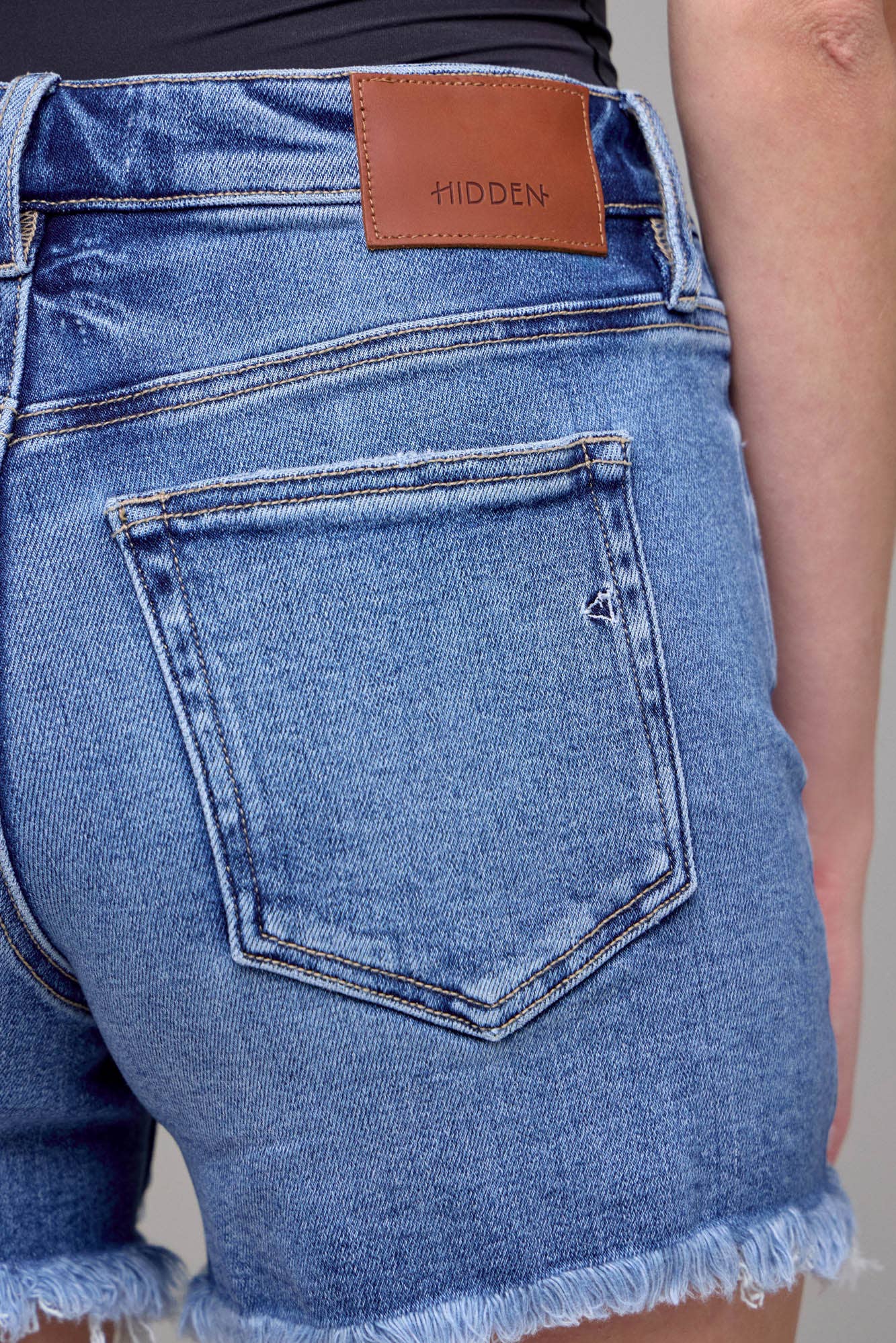Medium Wash Frayed Hem Stretch Boyfriend Shorts