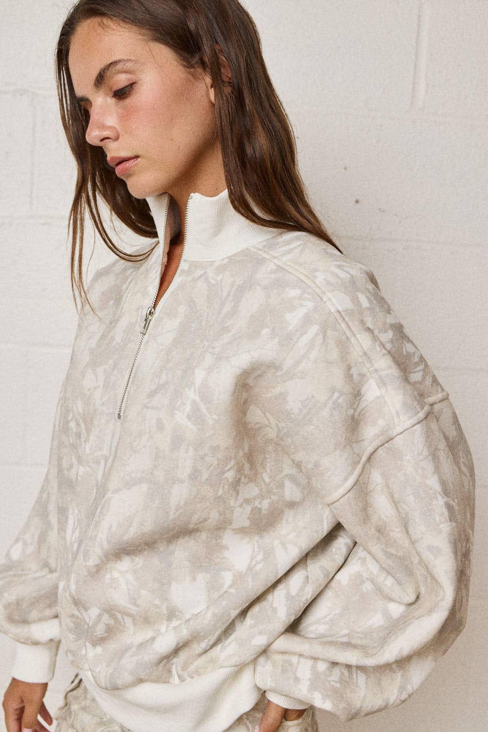 CAMO ZIP UP COLLARED SWEATER