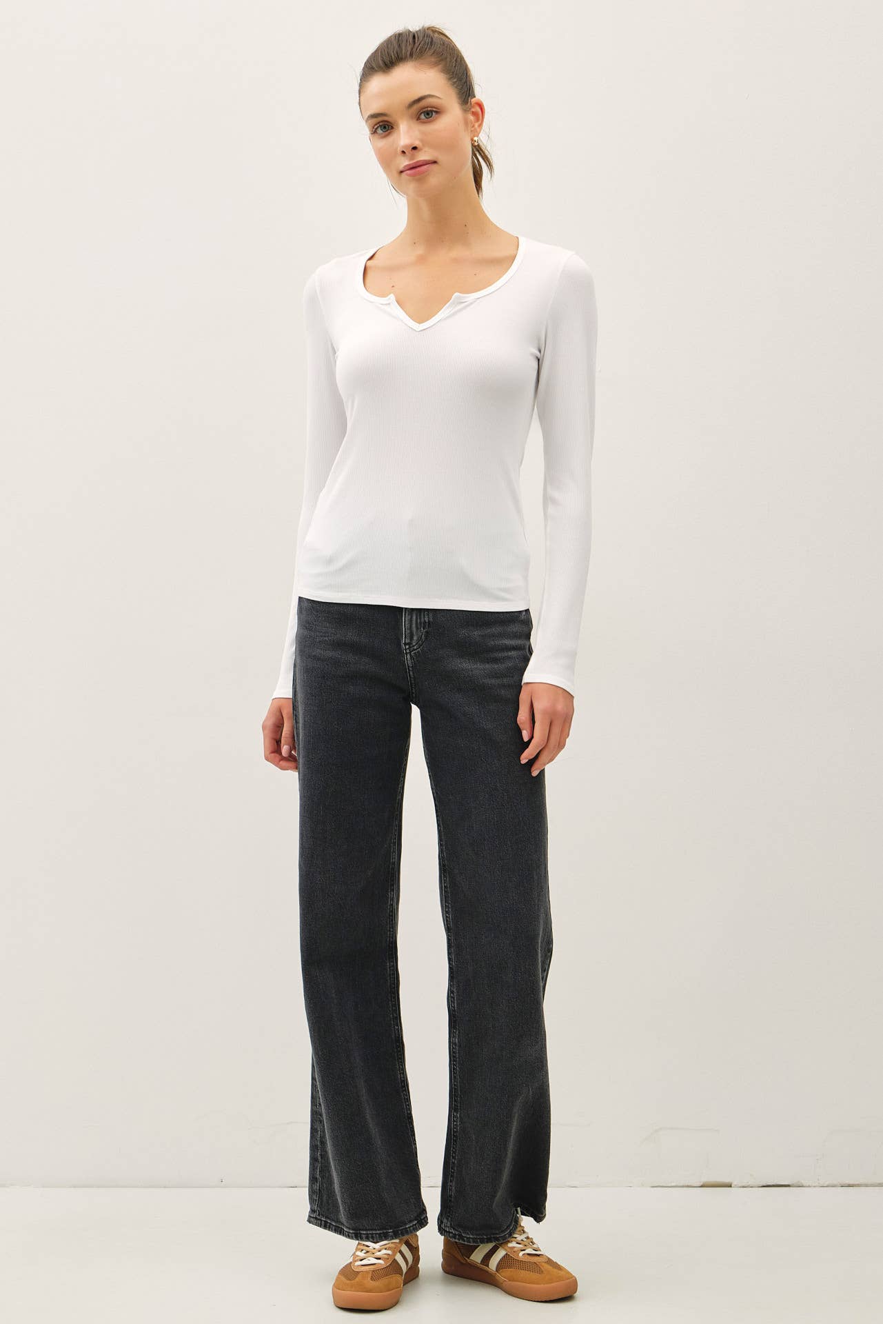 RIBBED NOTCHED NECK LONGSLEEVE BASIC TOP
