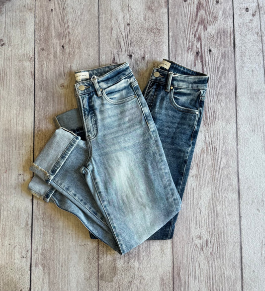 High Rise-Crop Straight Cuffed Jeans